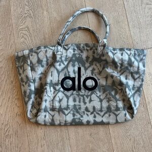 ALO Yoga Black and Gray Patterned Tote Bag